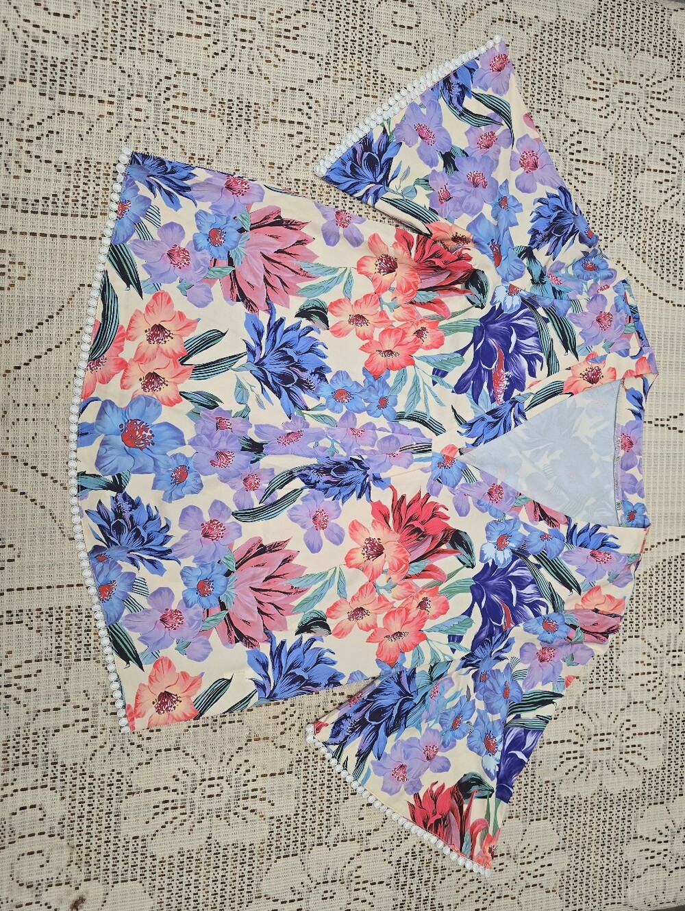 SHEIN Pastel Floral V-Neck Top in Pink and Blue